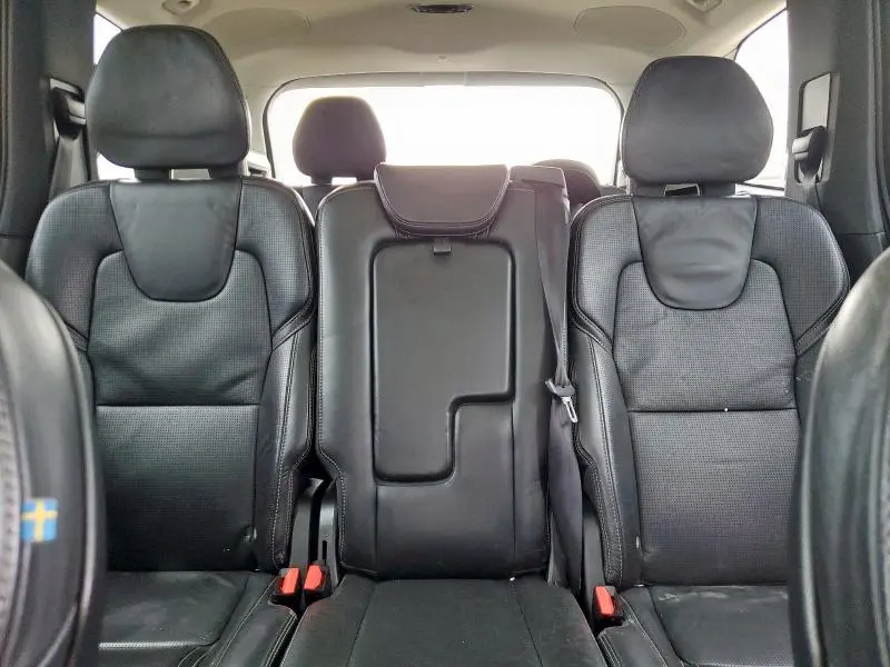 2016 VOLVO XC90 T6  