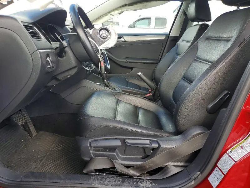 2017 VOLKSWAGEN JETTA SE  