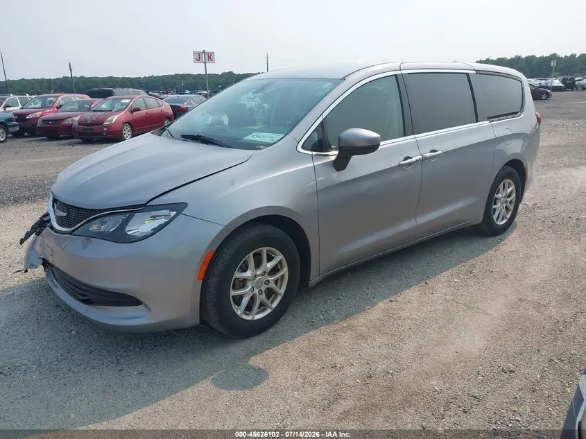 2020 CHRYSLER VOYAGER LX