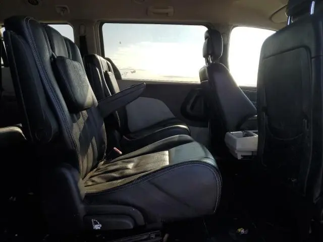 2013 CHRYSLER TOWN & COUNTRY TOURING  