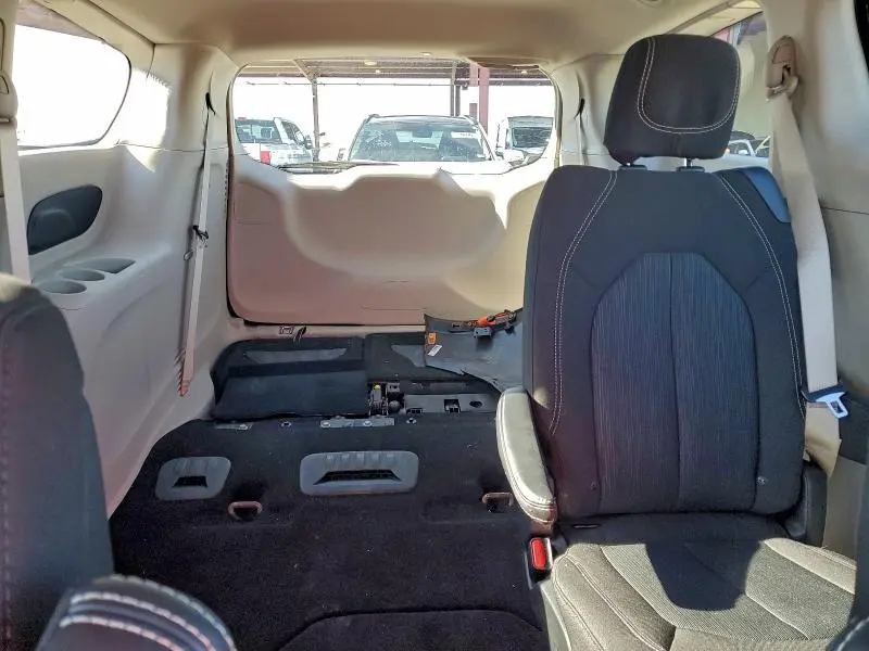 2021 CHRYSLER VOYAGER LX  