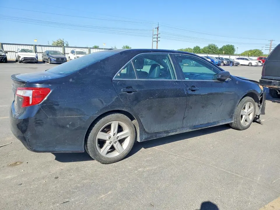 2013 TOYOTA CAMRY SE  