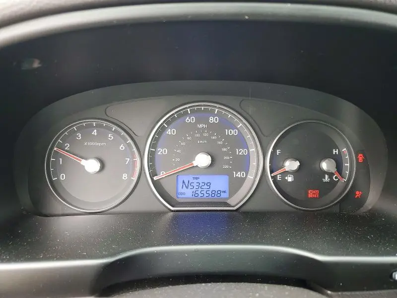 2010 HYUNDAI SANTA FE SE  