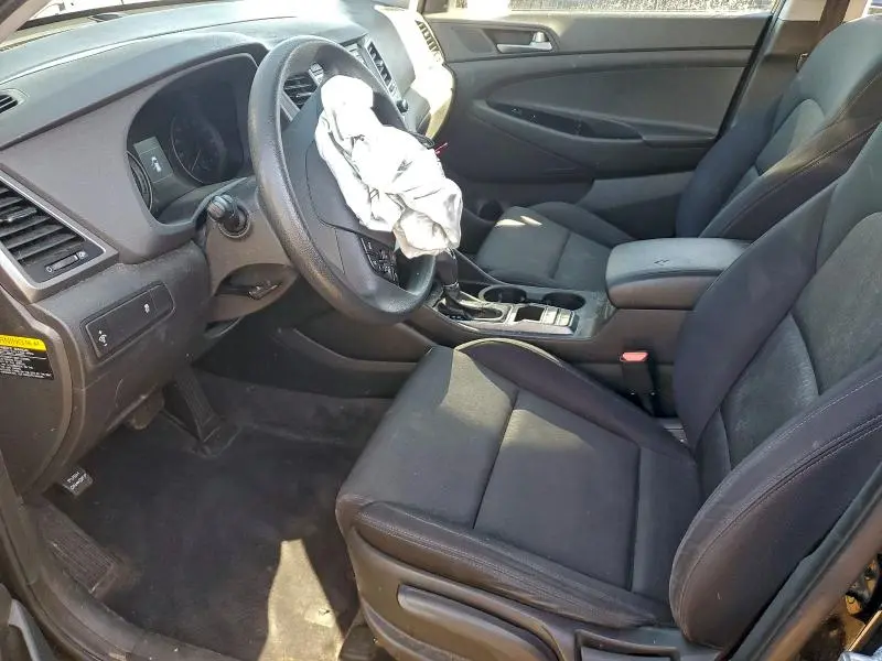 2016 HYUNDAI TUCSON SE  