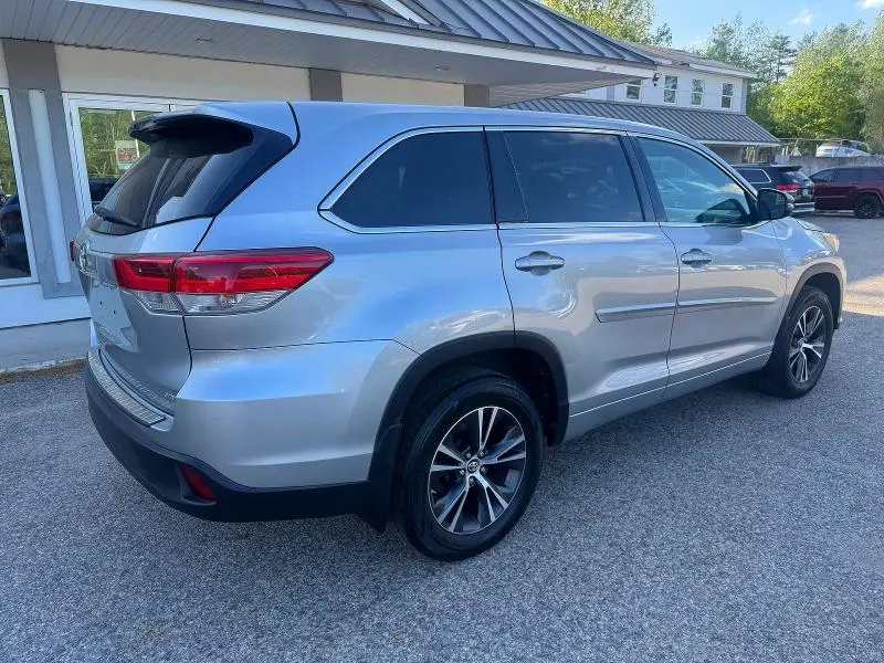 2018 TOYOTA HIGHLANDER LE  