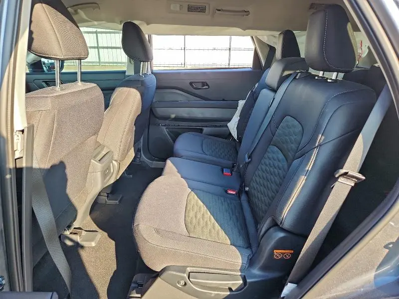 2025 NISSAN PATHFINDER S  