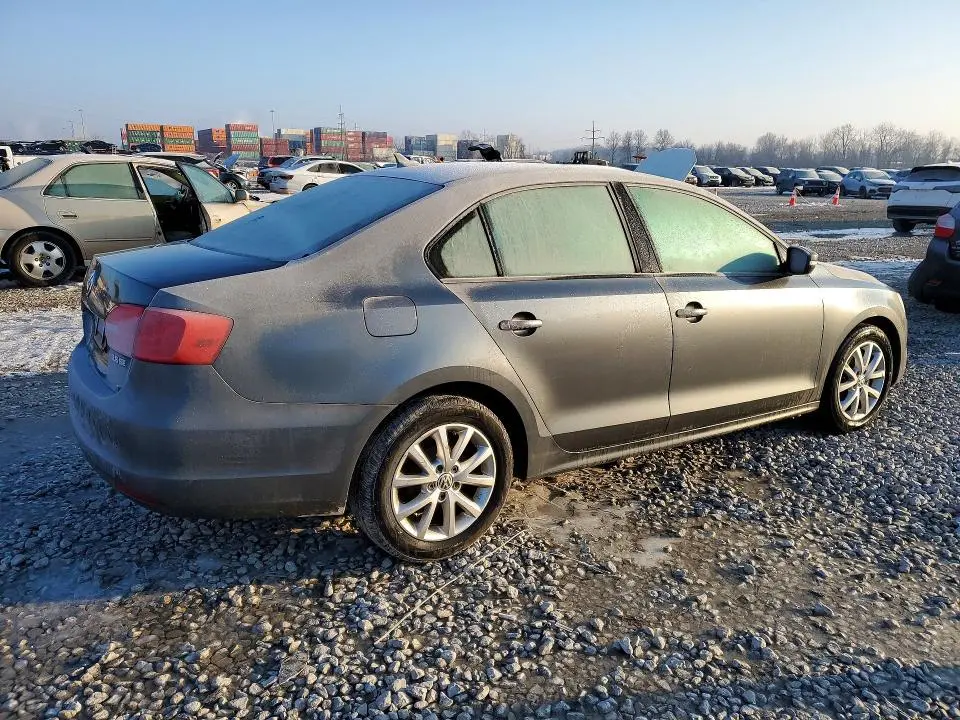 2011 VOLKSWAGEN JETTA SE  