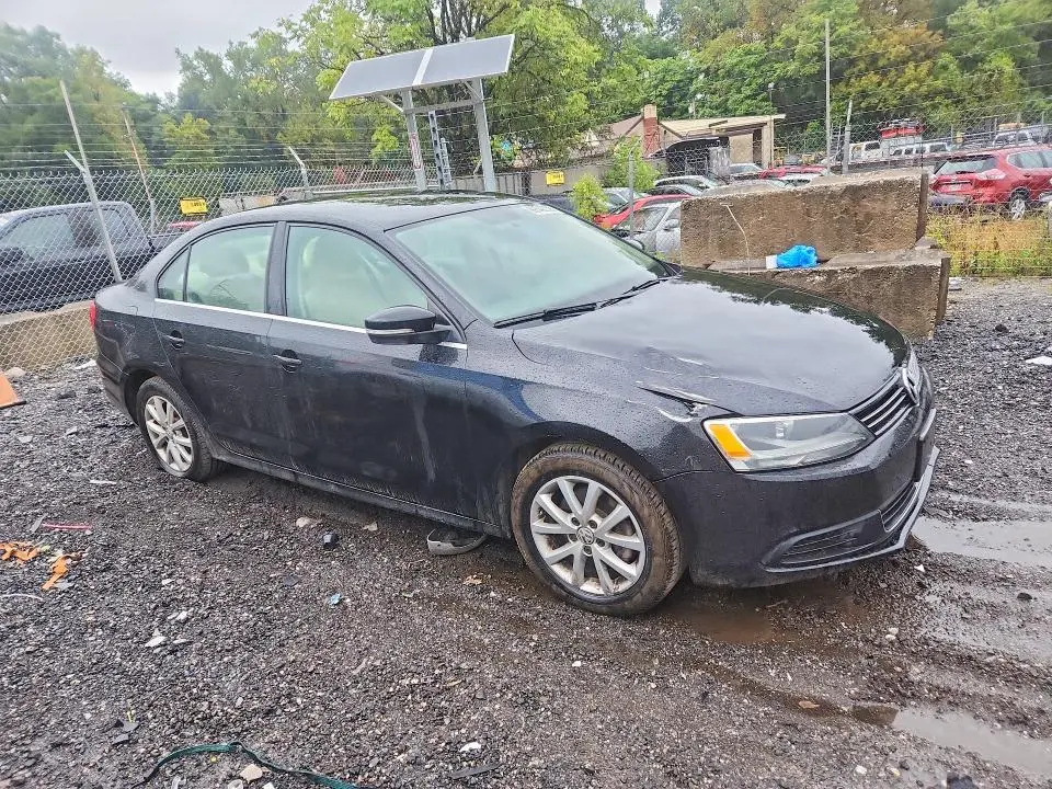 2013 VOLKSWAGEN JETTA SE  