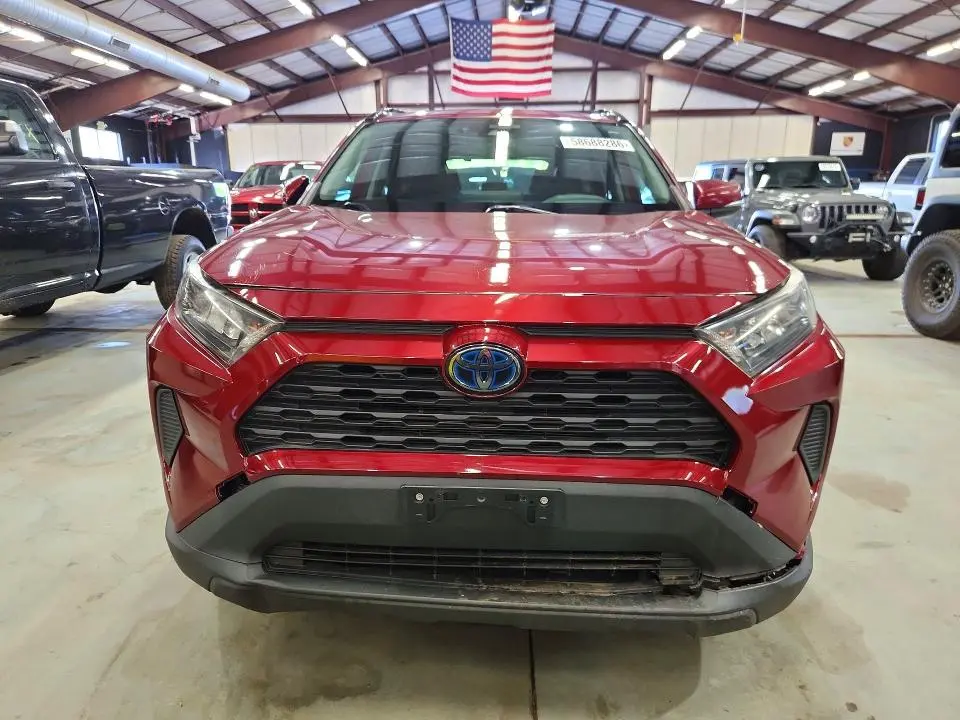 2019 TOYOTA RAV4 LE  