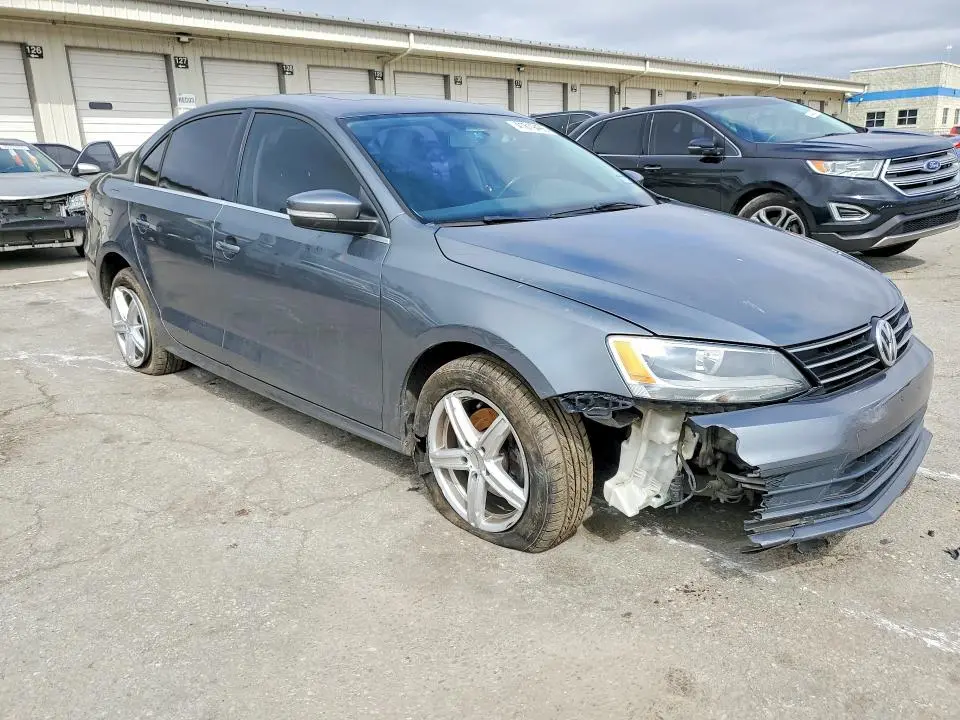 2015 VOLKSWAGEN JETTA SE  