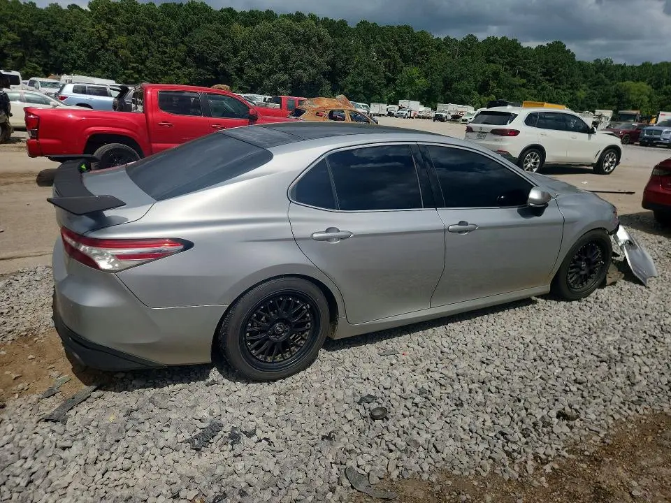 2018 TOYOTA CAMRY XLE  