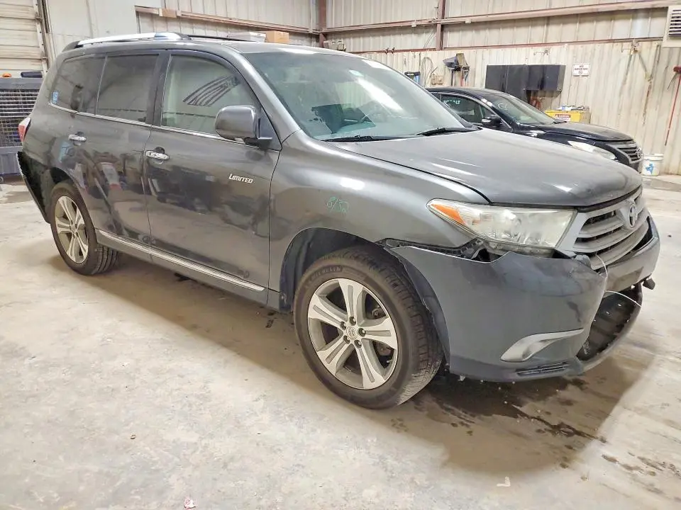2013 TOYOTA HIGHLANDER LIMITED  
