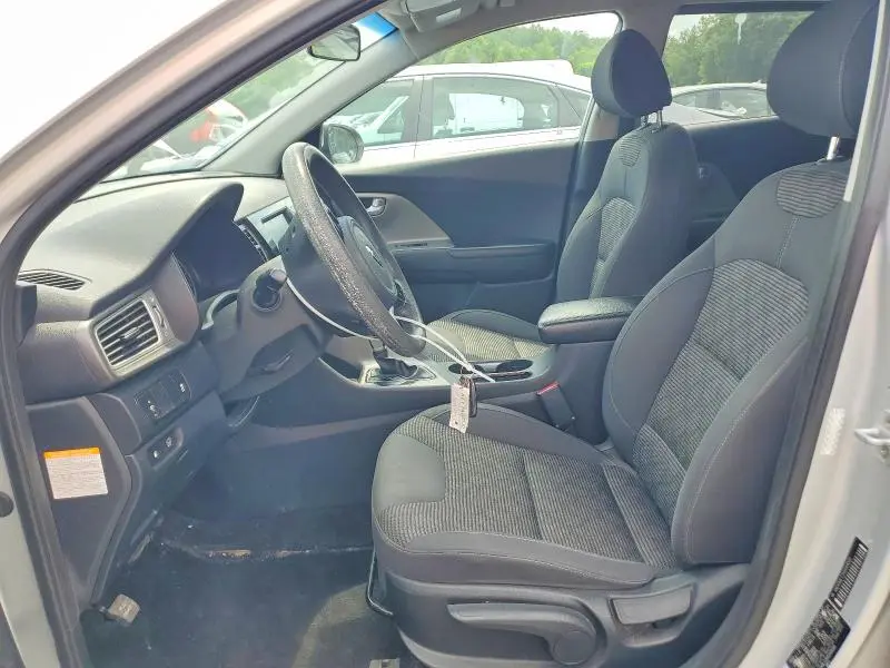 2017 KIA NIRO LX  