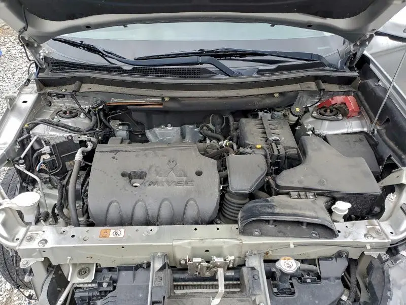 2019 MITSUBISHI OUTLANDER SE  