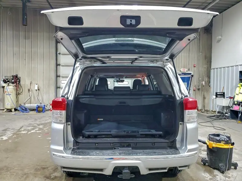 2010 TOYOTA 4RUNNER SR5  