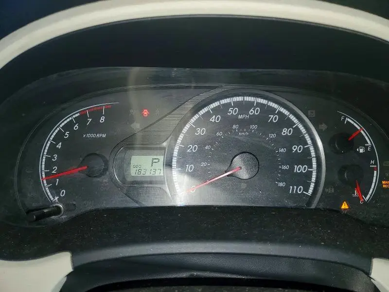 2011 TOYOTA SIENNA LE  