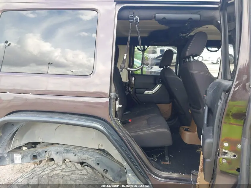 2013 JEEP WRANGLER UNLIMITED SAHARA