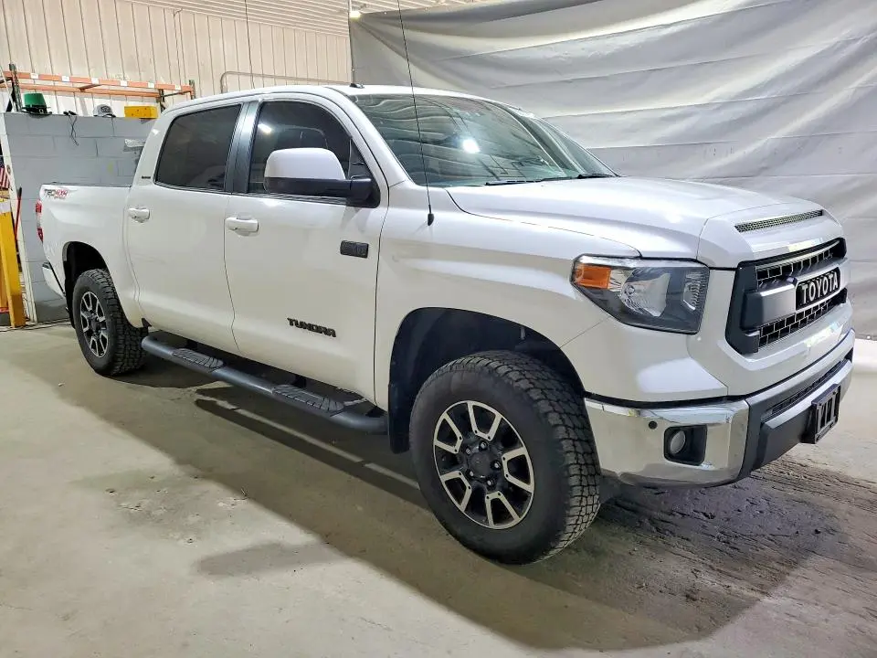 2015 TOYOTA TUNDRA CREWMAX LIMITED  