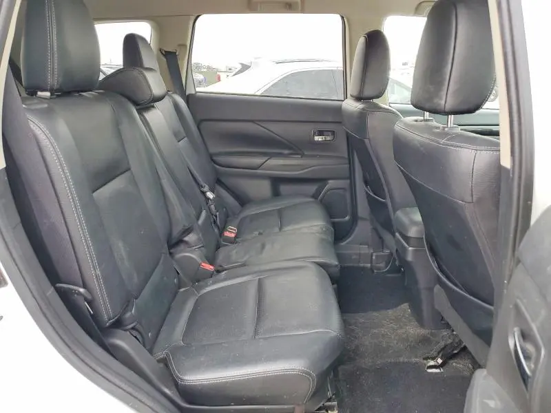 2017 MITSUBISHI OUTLANDER SE  