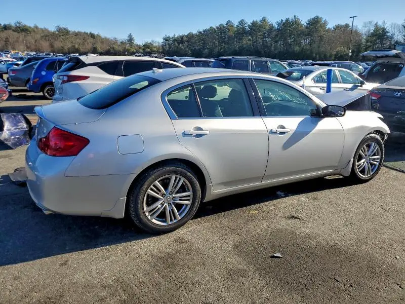 2013 INFINITI G37   