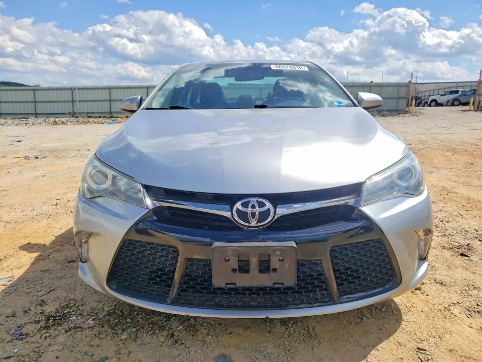 2017 TOYOTA CAMRY SE  