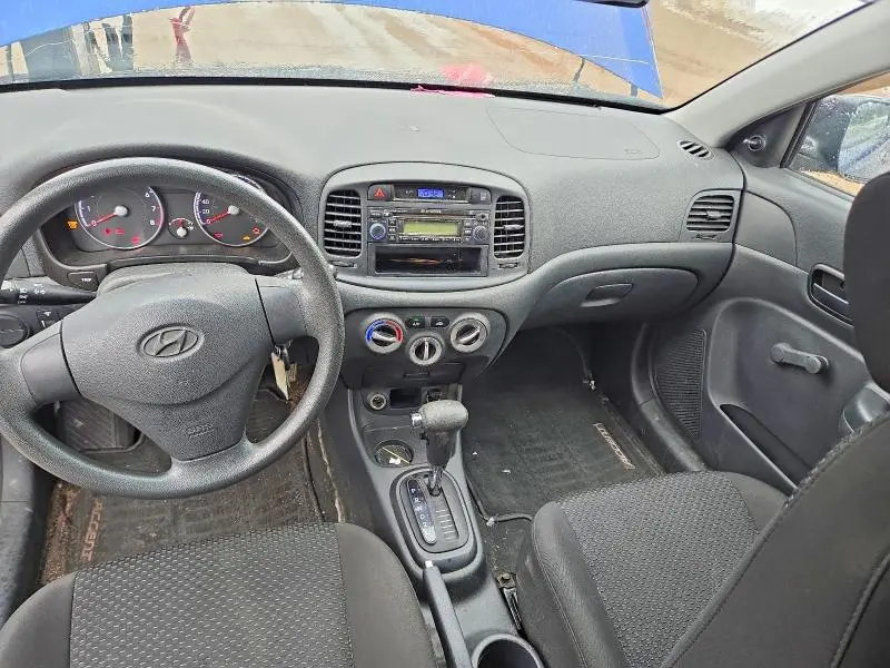 2011 HYUNDAI ACCENT SE  