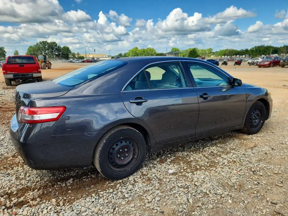 2011 TOYOTA CAMRY LE  
