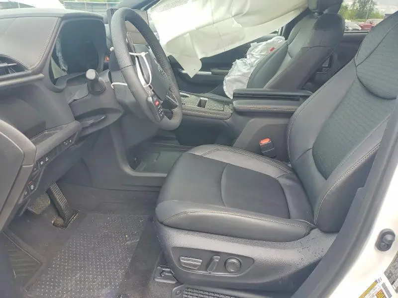 2026 TOYOTA SIENNA WOODLAND EDITION  
