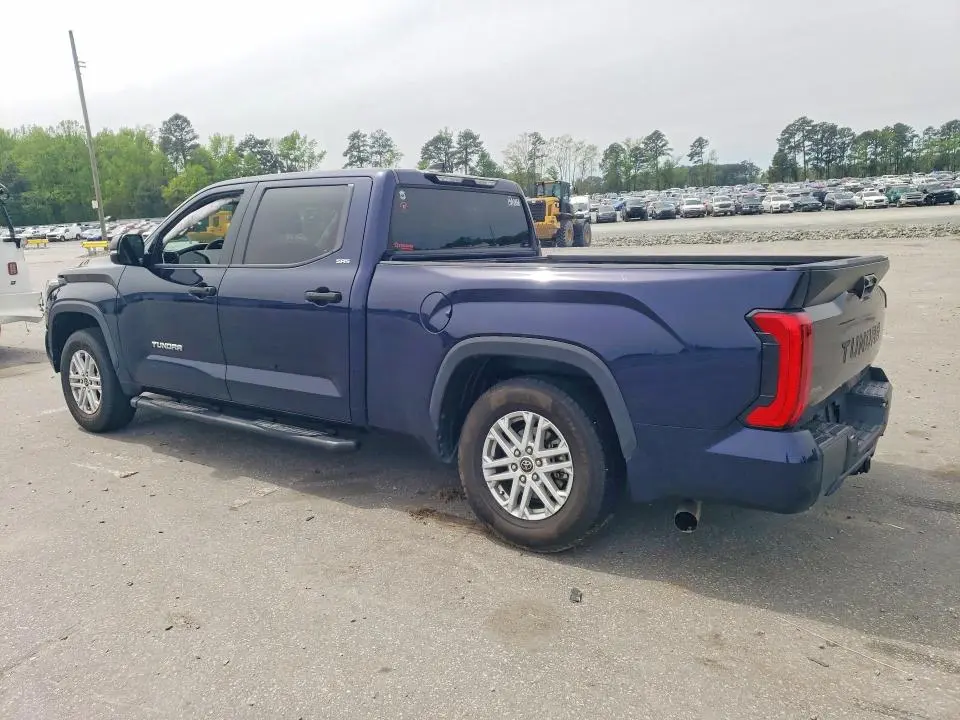 2022 TOYOTA TUNDRA SR5  