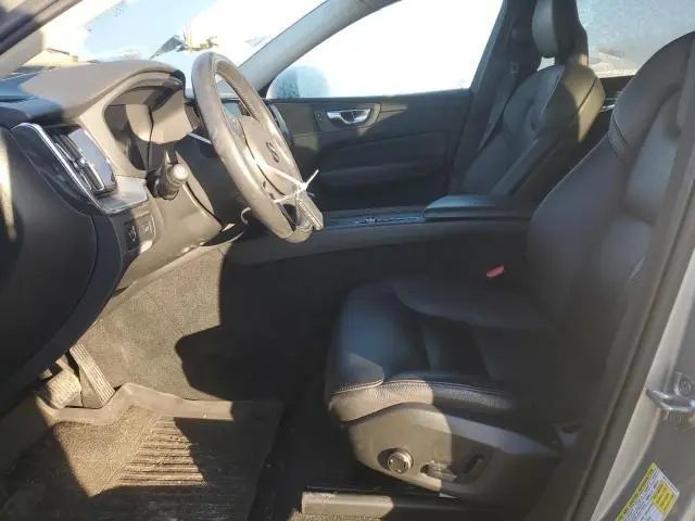 2018 VOLVO XC60 T5 MOMENTUM  