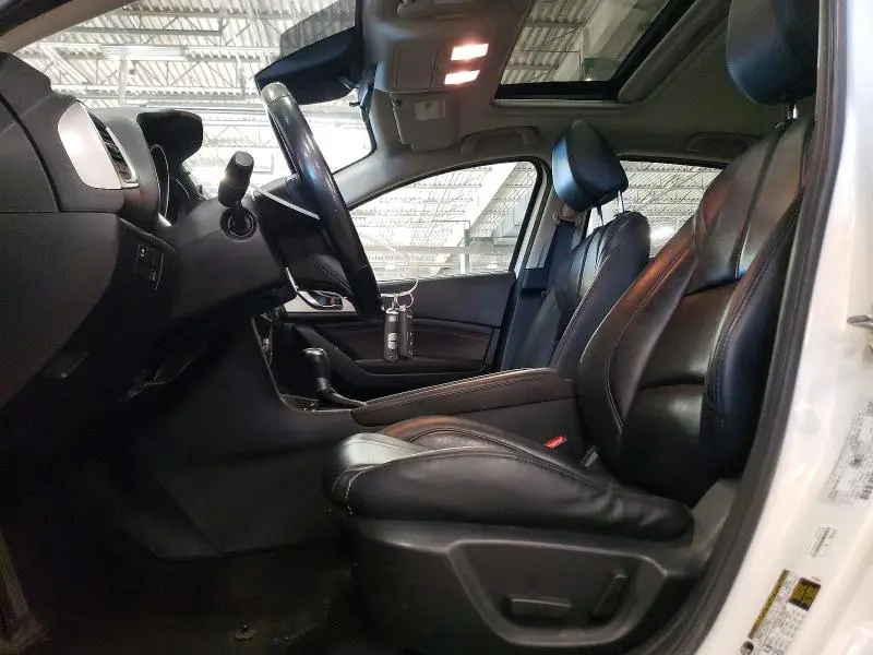 2018 MAZDA 3 TOURING  