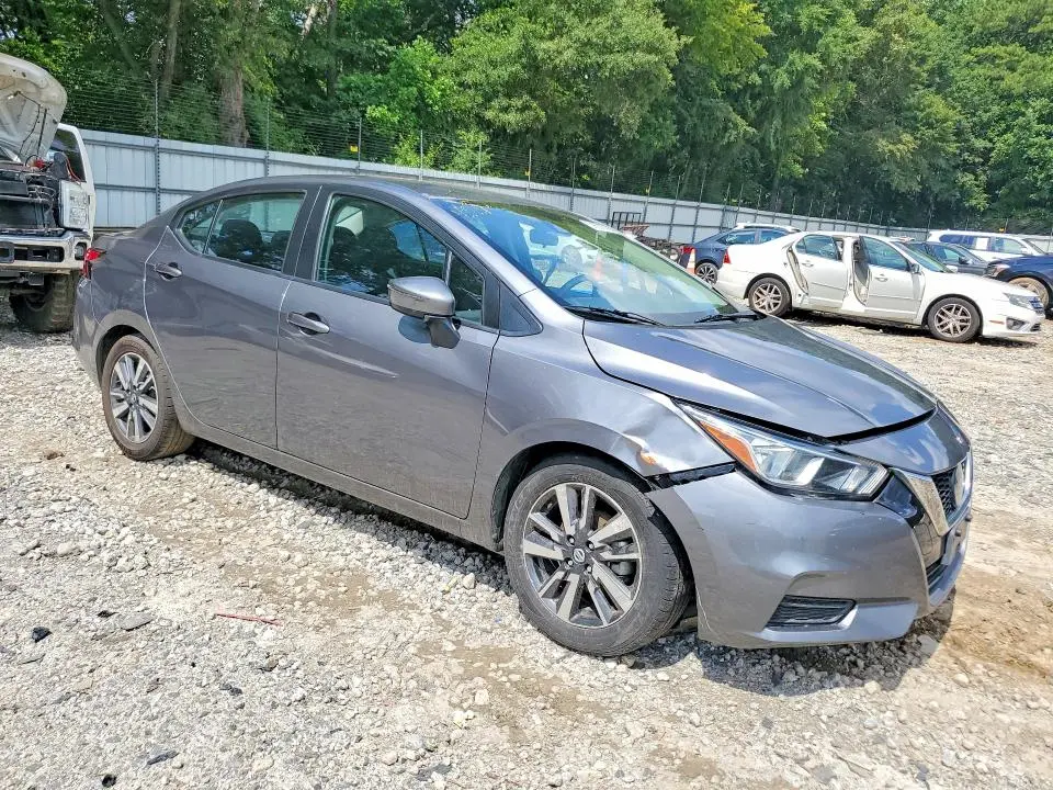 2021 NISSAN VERSA SV  