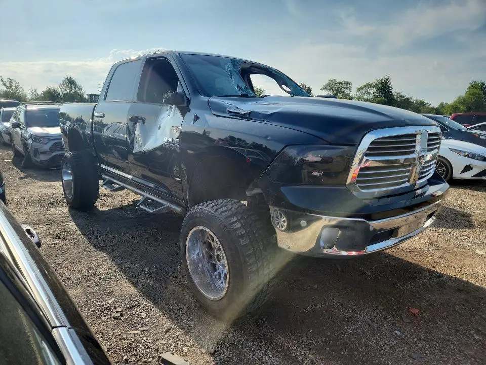 2015 RAM 1500 SLT  