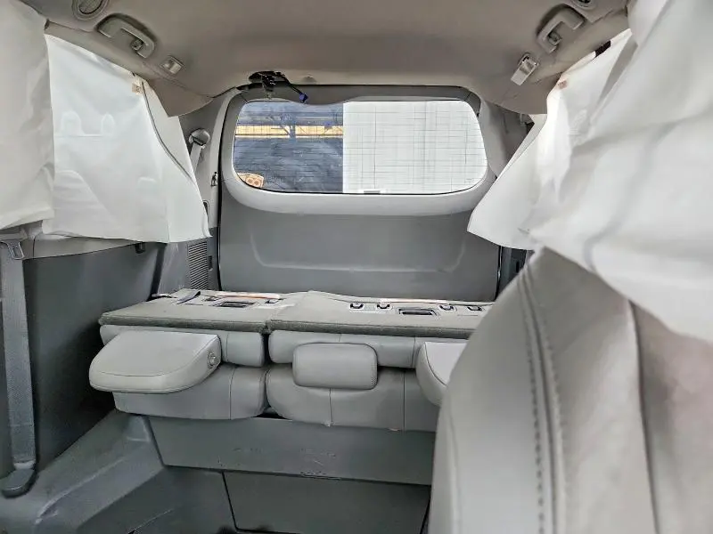 2018 TOYOTA SIENNA XLE 8-PASSENGER  
