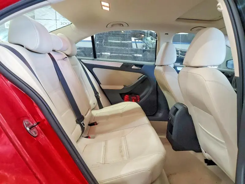 2013 VOLKSWAGEN JETTA SE  