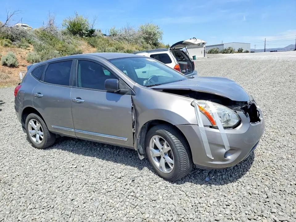 2013 NISSAN ROGUE S  