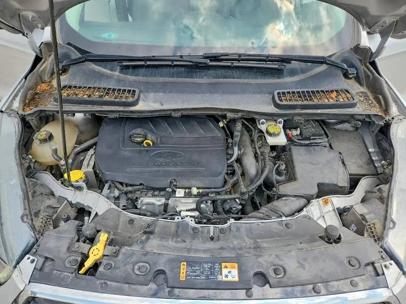 2017 FORD ESCAPE SE  