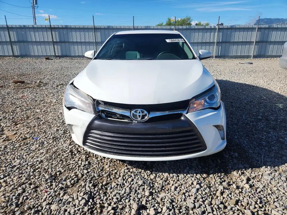 2016 TOYOTA CAMRY LE  