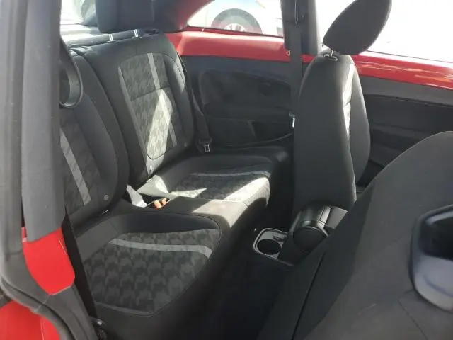 2017 VOLKSWAGEN BEETLE SE  