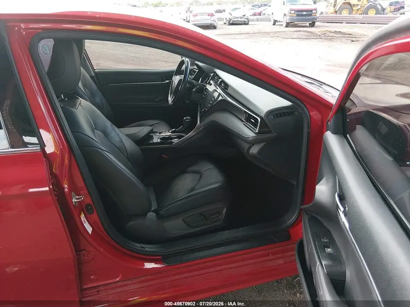 2019 TOYOTA CAMRY XSE