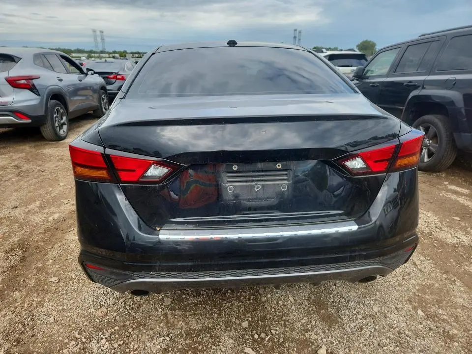 2019 NISSAN ALTIMA SR  