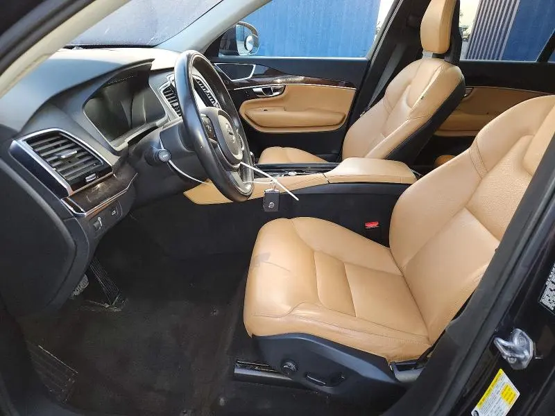2016 VOLVO XC90 T6  