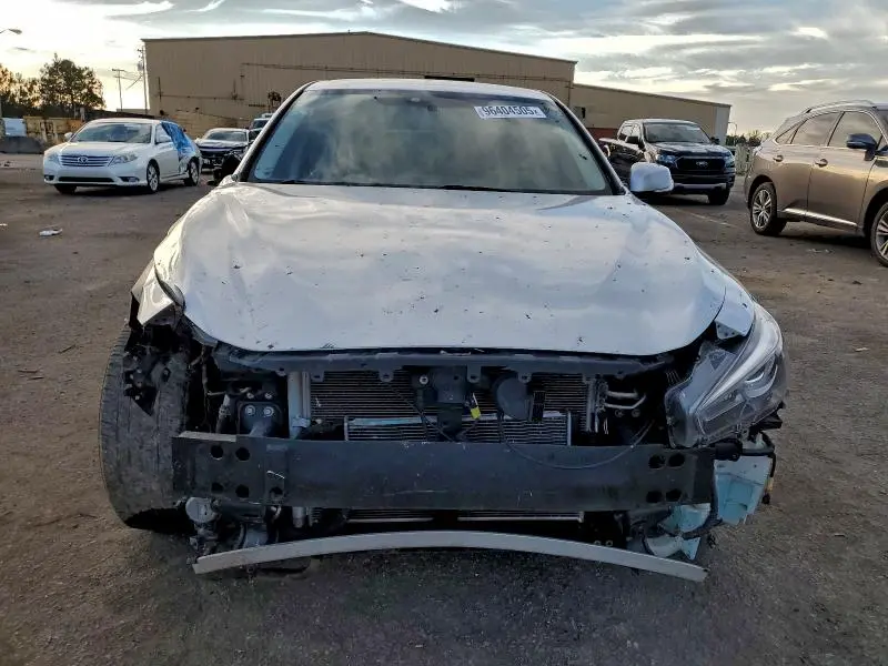 2018 INFINITI Q50 LUXE  