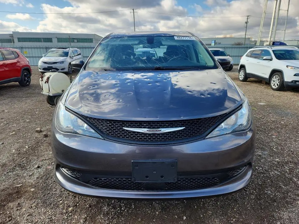 2022 CHRYSLER VOYAGER LX  