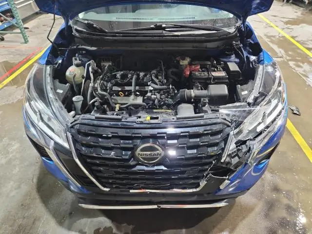 2021 NISSAN KICKS SV  