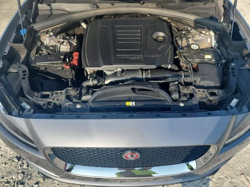 2020 JAGUAR F-PACE PREMIUM  