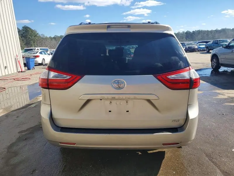 2017 TOYOTA SIENNA XLE 8-PASSENGER  