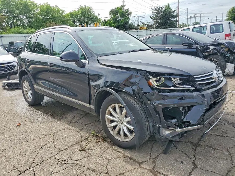 2015 VOLKSWAGEN TOUAREG V6  