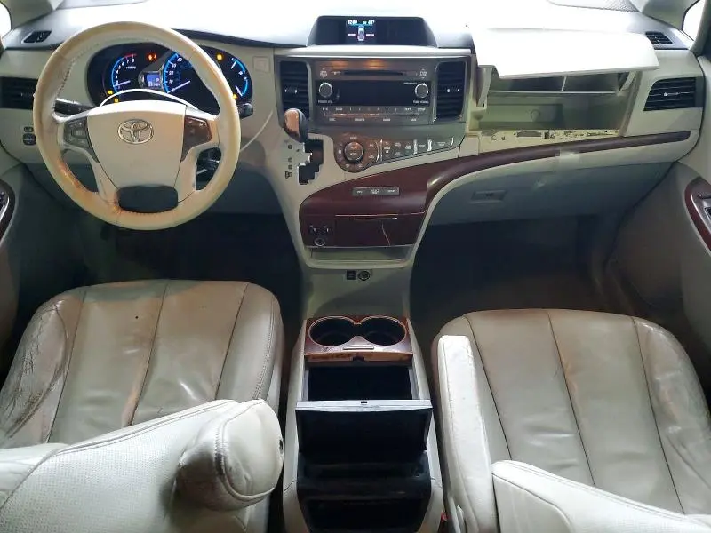 2011 TOYOTA SIENNA XLE 8-PASSENGER  
