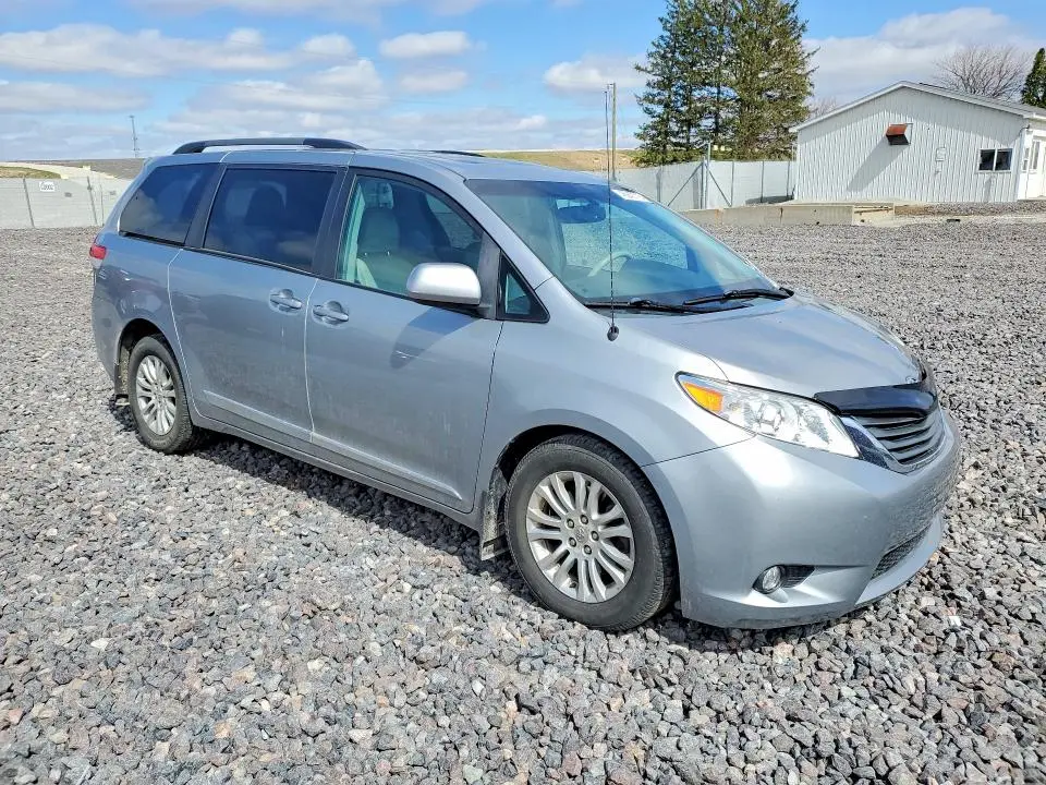 2012 TOYOTA SIENNA XLE 8-PASSENGER  